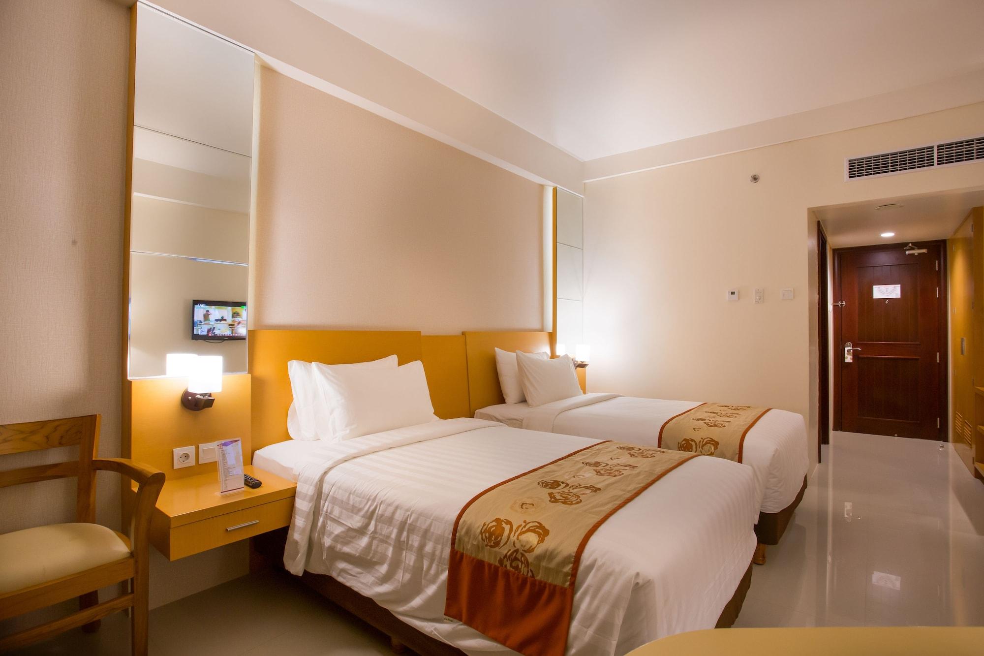 Golden Palace Hotel Lombok Mataram Exterior photo