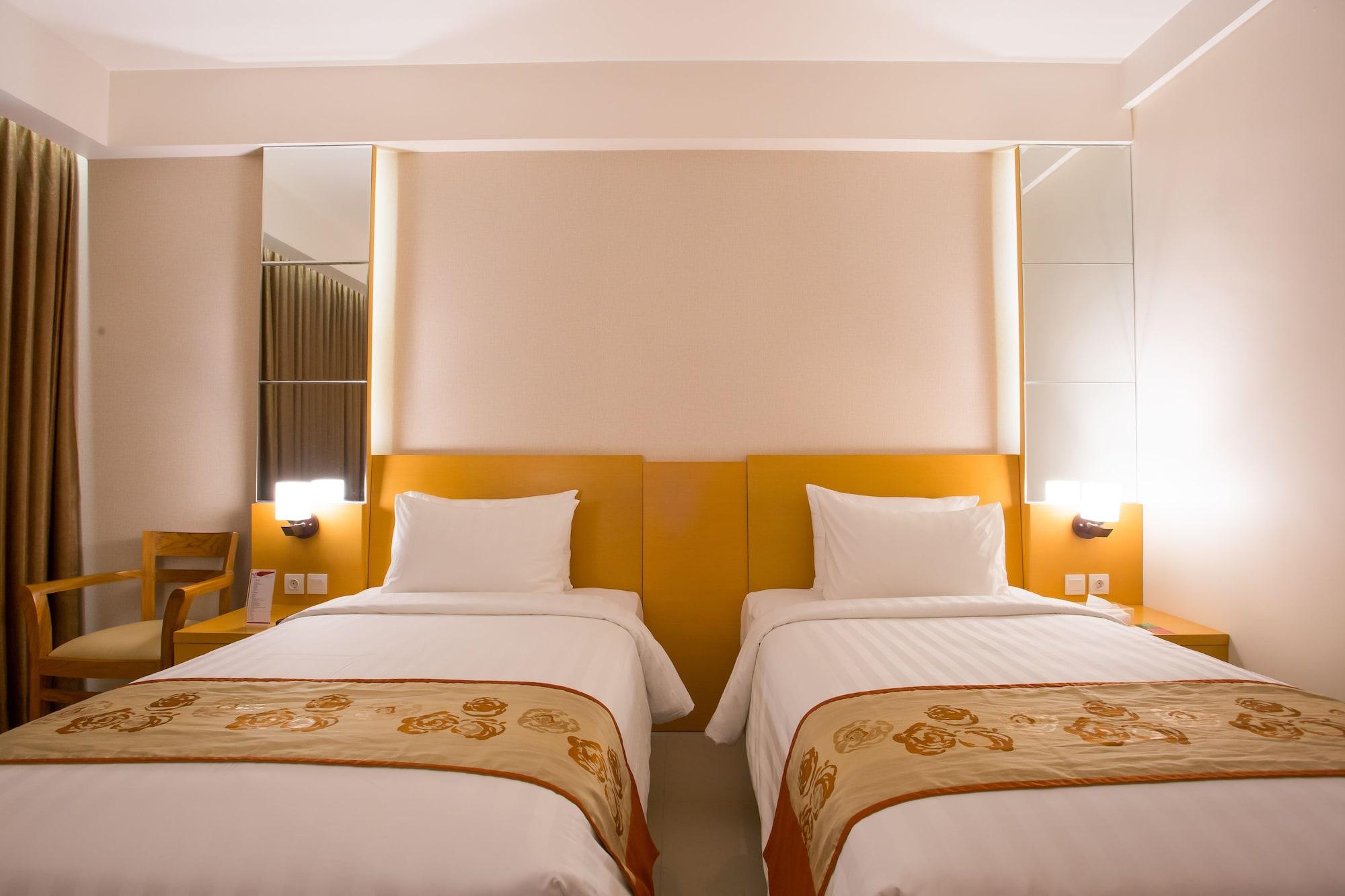 Golden Palace Hotel Lombok Mataram Exterior photo