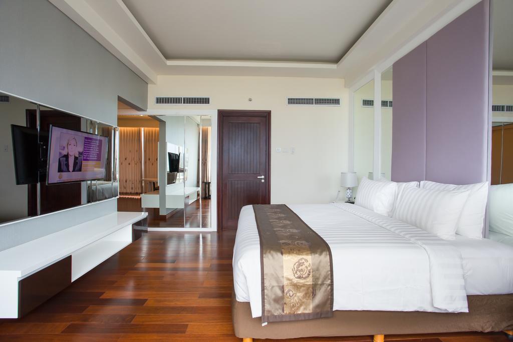 Golden Palace Hotel Lombok Mataram Room photo