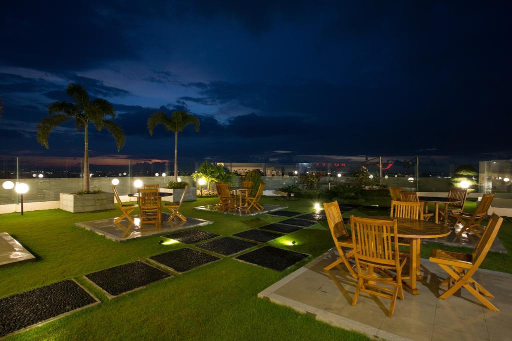 Golden Palace Hotel Lombok Mataram Exterior photo