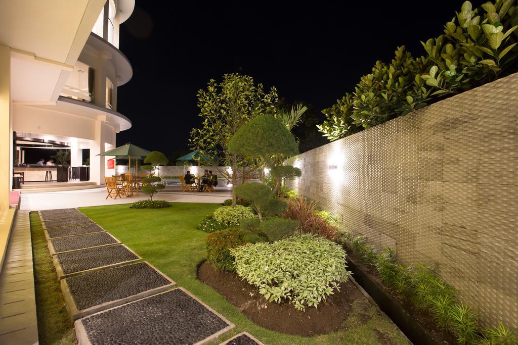 Golden Palace Hotel Lombok Mataram Exterior photo