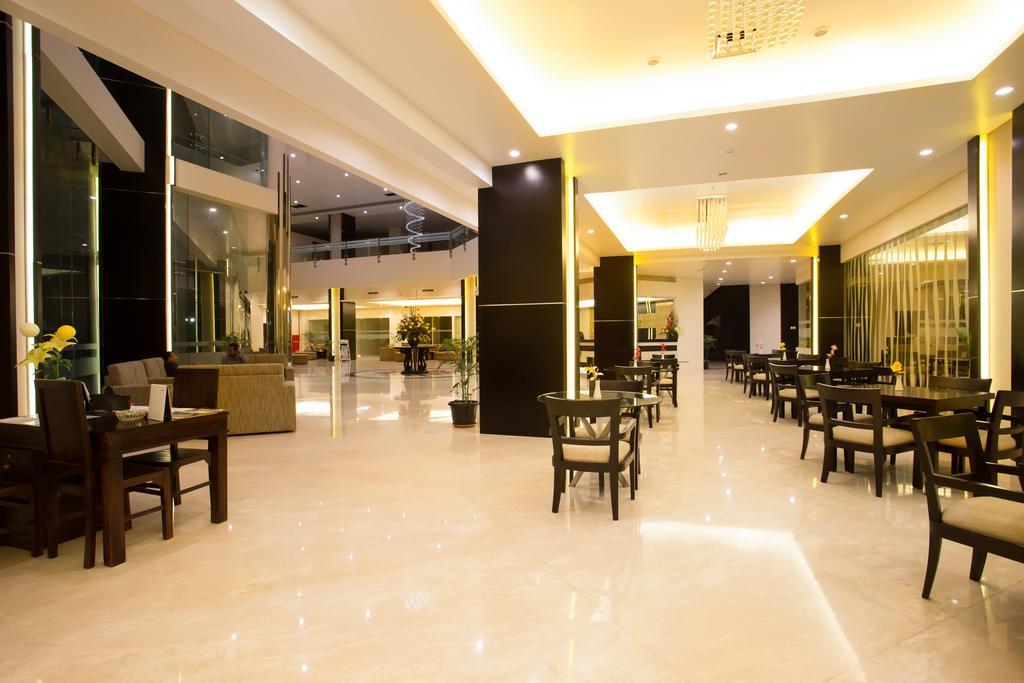 Golden Palace Hotel Lombok Mataram Exterior photo