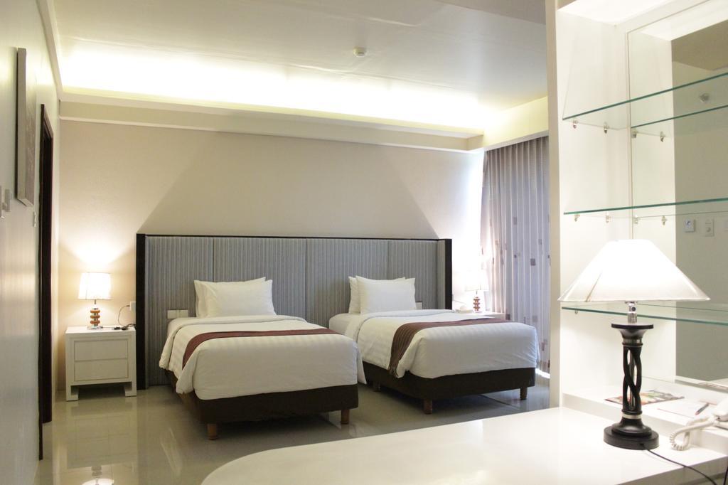 Golden Palace Hotel Lombok Mataram Exterior photo